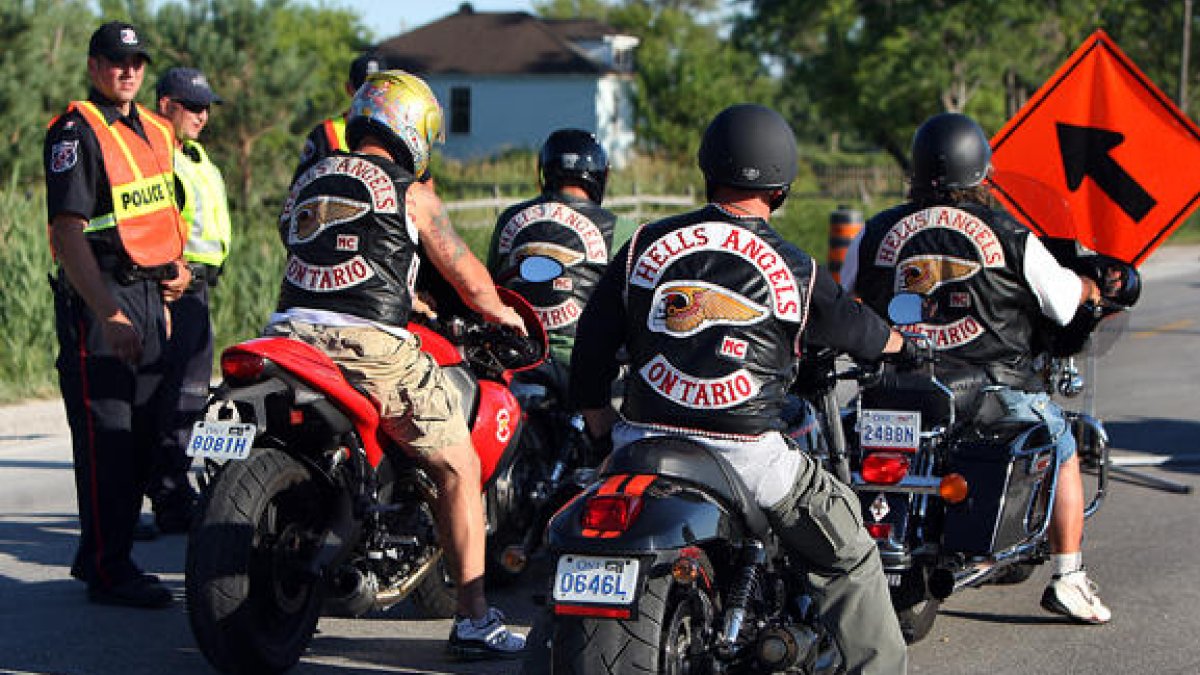 Imatge d'una marxa del grup Motor Club Hells Angels.