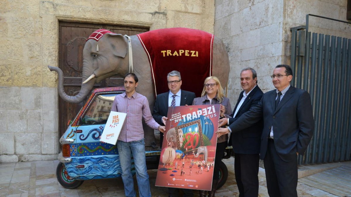 Malabarismo y circo de gran formato para celebrar la 20ª edición del Trapezi