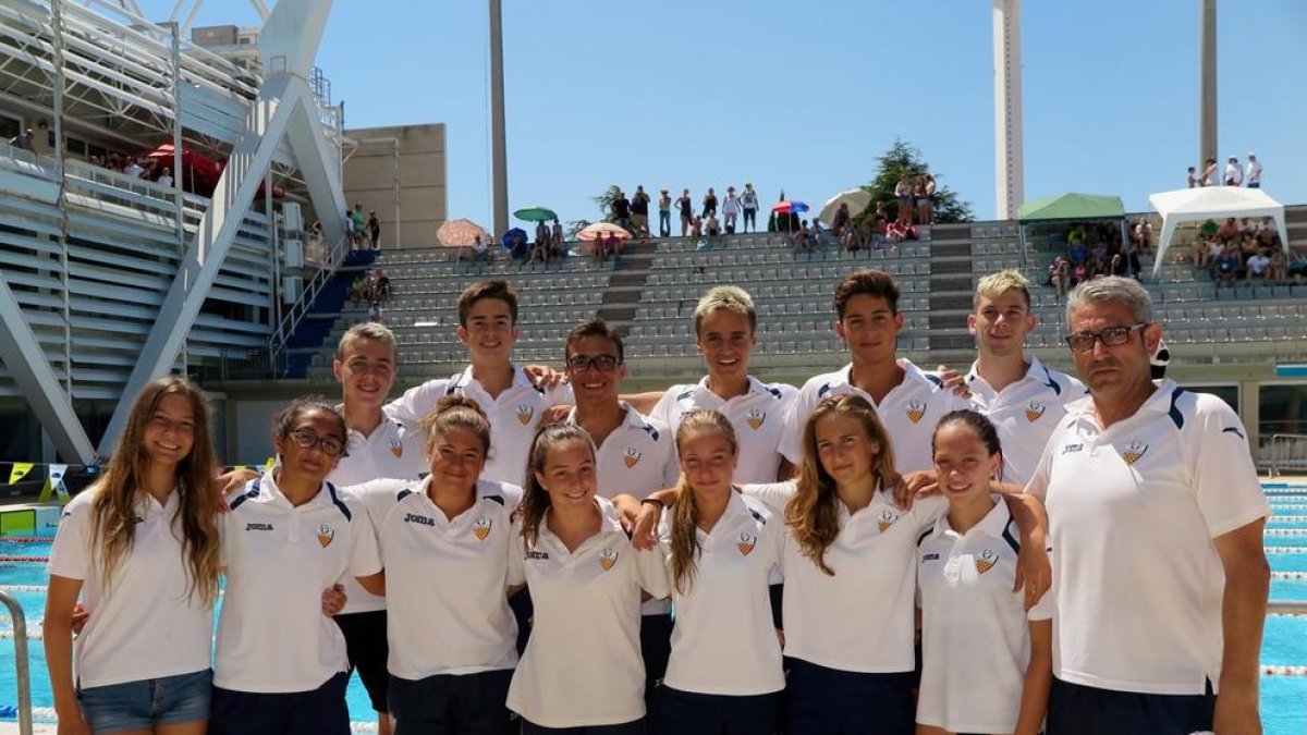 L'equip infantil del Club Natació Tarragona, al complet.