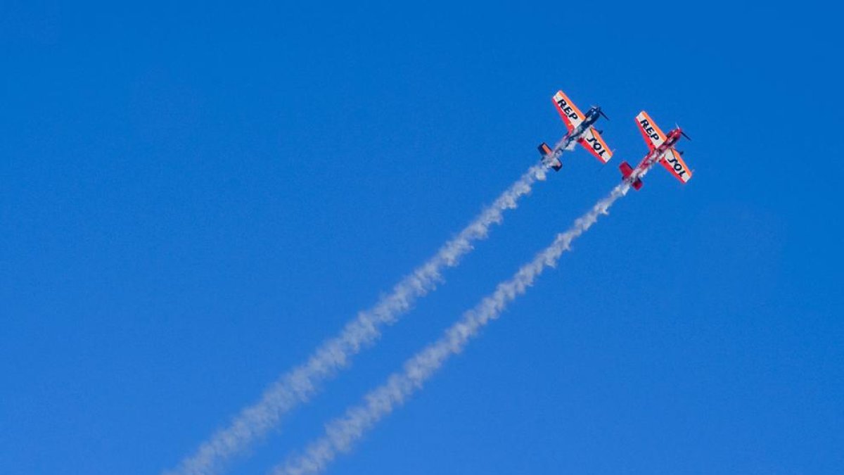 Acrobàcies d'extrema dificultat a l'exhibició aèria de Repsol