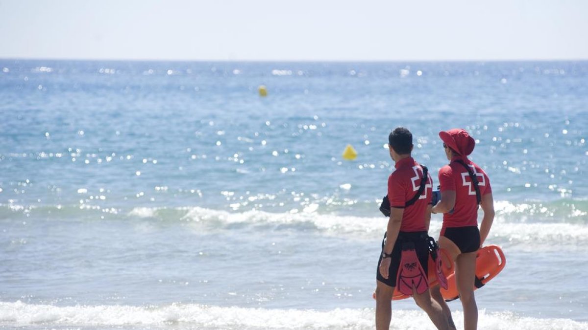 La campanya de seguretat, salvament i neteja a les platges tarragonines dóna el tret de sortida amb l'inici de l'estiu