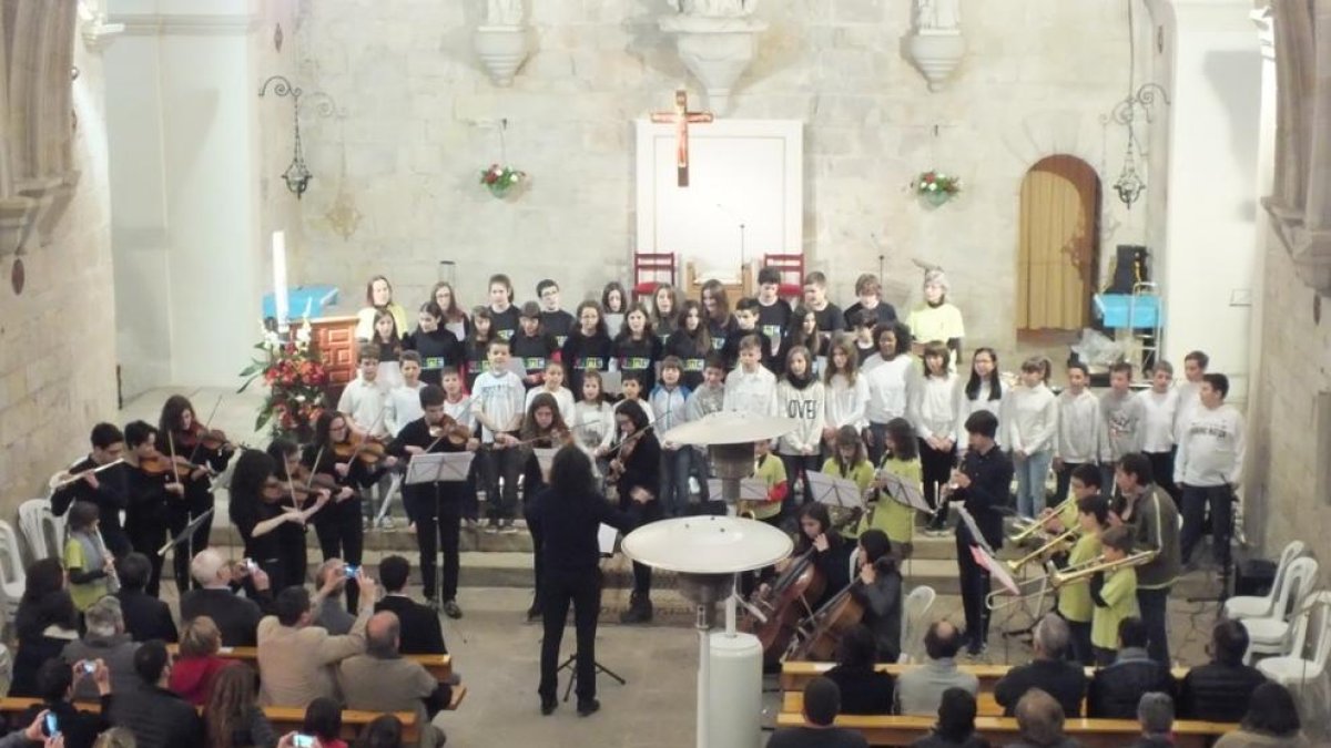 La música inunda l'església de Sant Salvador de Vimbodí i Poblet amb el Concert Comarcal de Primavera