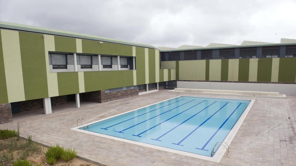 La piscina del centre penitenciari, un dels nous espais del que gaudeixen els interns.