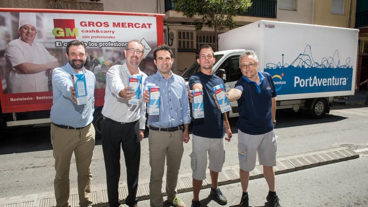 La campaña permite entregar la leche al Banco de Alimentos