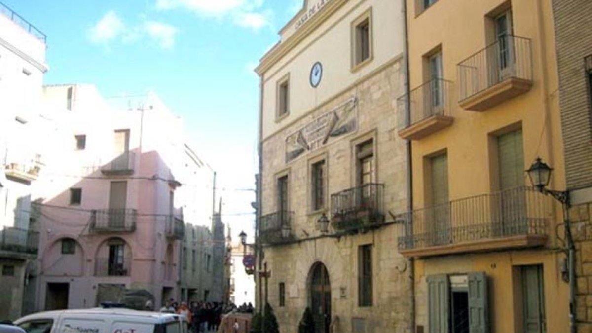 Exterior del Ayuntamiento de l'Espluga.