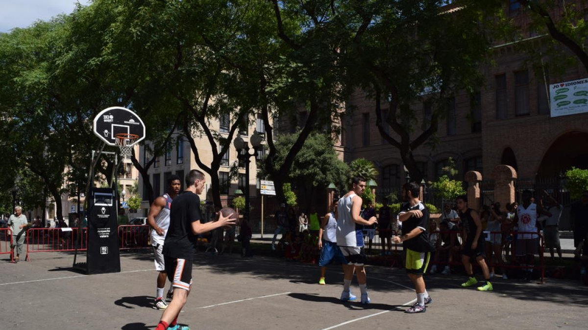 Els tarragonins suen la samarreta en el 3x3 Ciutat de Tarragona