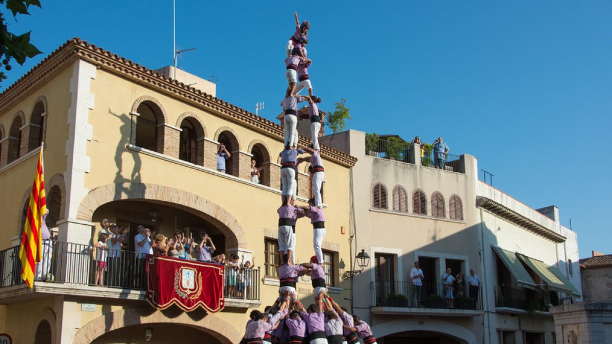 3de9 folrat de la Colla Jove de Tarragona a la diada de festa major de Vilallonga del Camp.