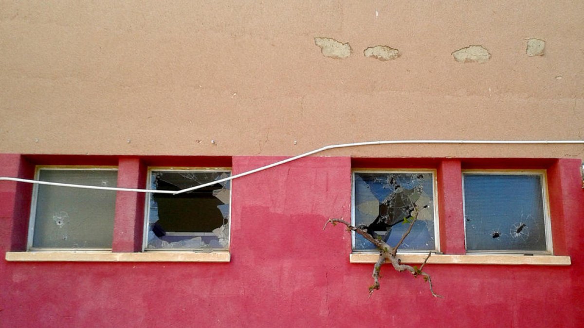 Investigan los destrozos provocados por actos vandálicos en la escuela Pau Casals