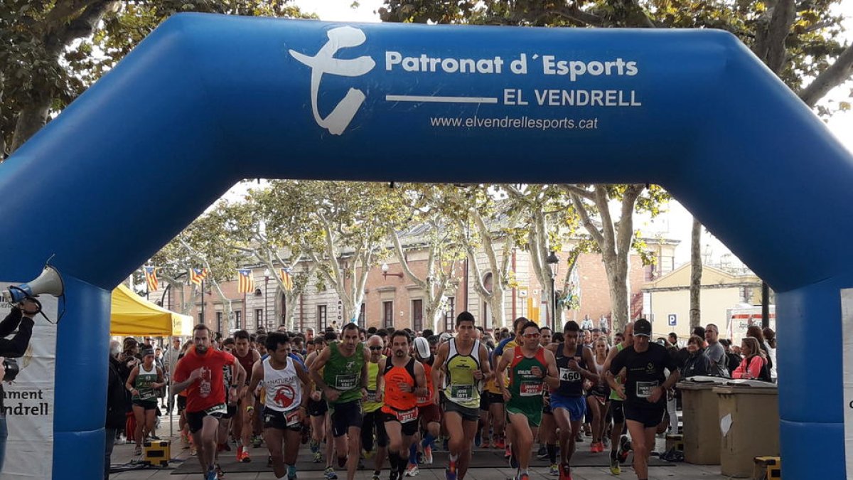 Imatge de la 30 Mitja Marató solidària del Vendrell, celebrada el passat 23 d'octubre.