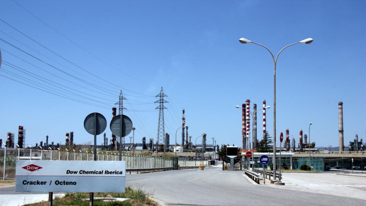 Pla general de l'entrada a la planta de Dow Chemical de Tarragona.