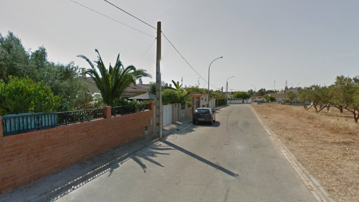 El incendio se ha producido en una vivienda de la calle Turó del hombre de Bonaterra, urbanización de Albinyana.