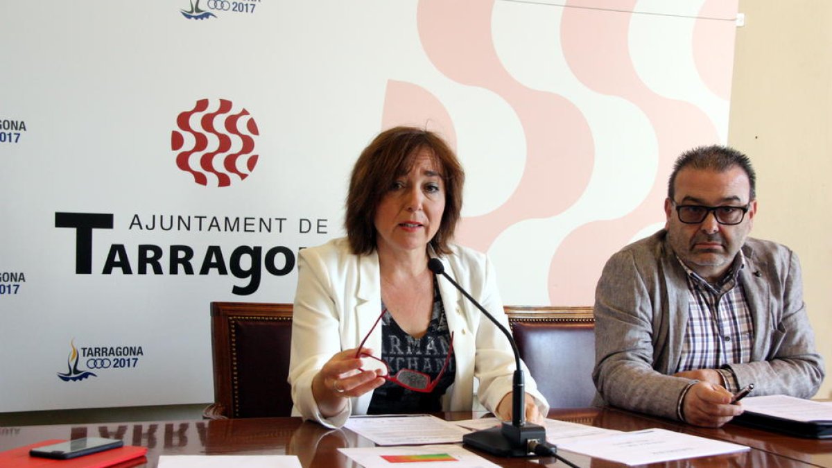 La presidenta de l'EMT, Begoña Floria, i l'exgerent, Mario Cortés, en una imatge d'arxiu.