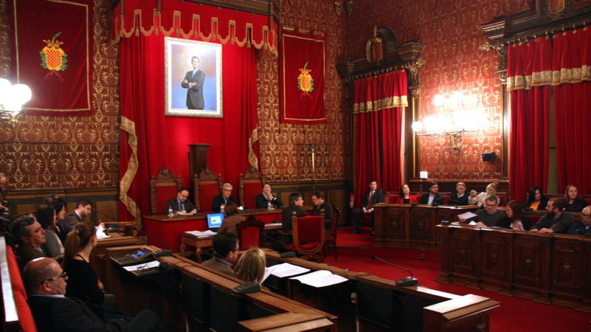 Imagen de archivo de un pleno del consistorio de Tarragona.