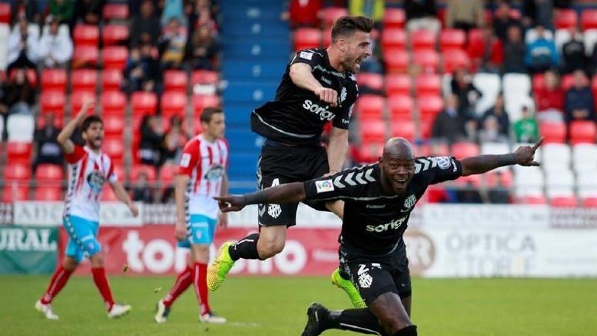 Emaná, titular con el Nàstic-