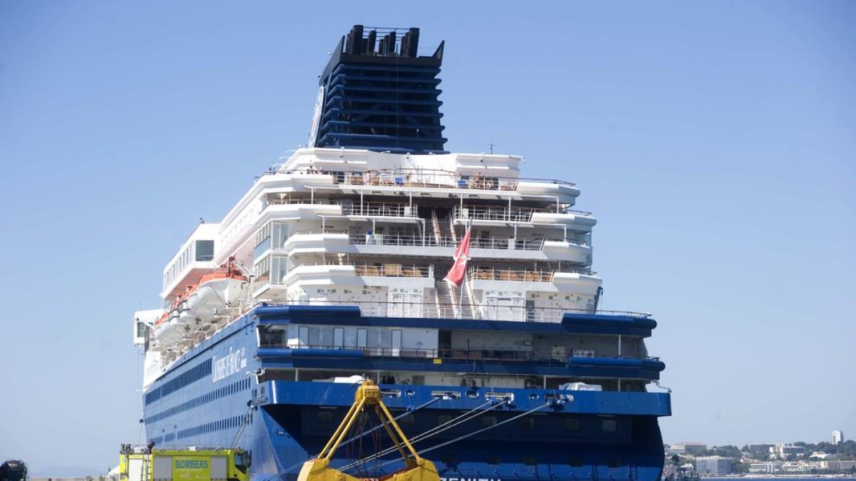 El vaixell Zenith va ser remodelat l'any 2012 i és una de les icones de la flota Pullmantur.