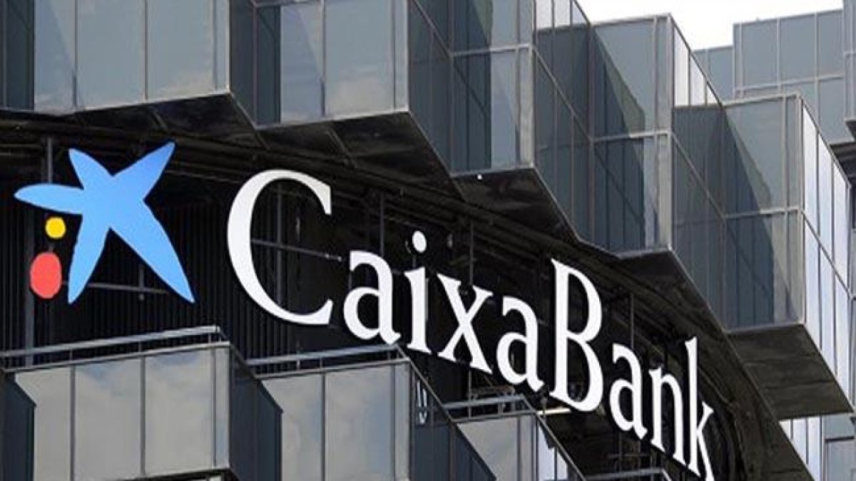 Imagen de archivo de un edificio de CaixaBank