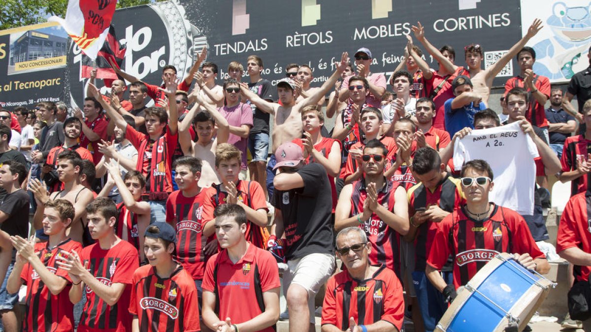 L'afició del Reus veurà debutar el seu equip a Segona A en dissabte.