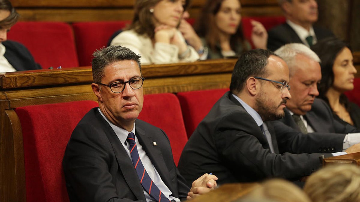 El president del PPC, Xavier Garcia Albiol, al seu escó al Parlament durant la compareixença de Puigdemont.