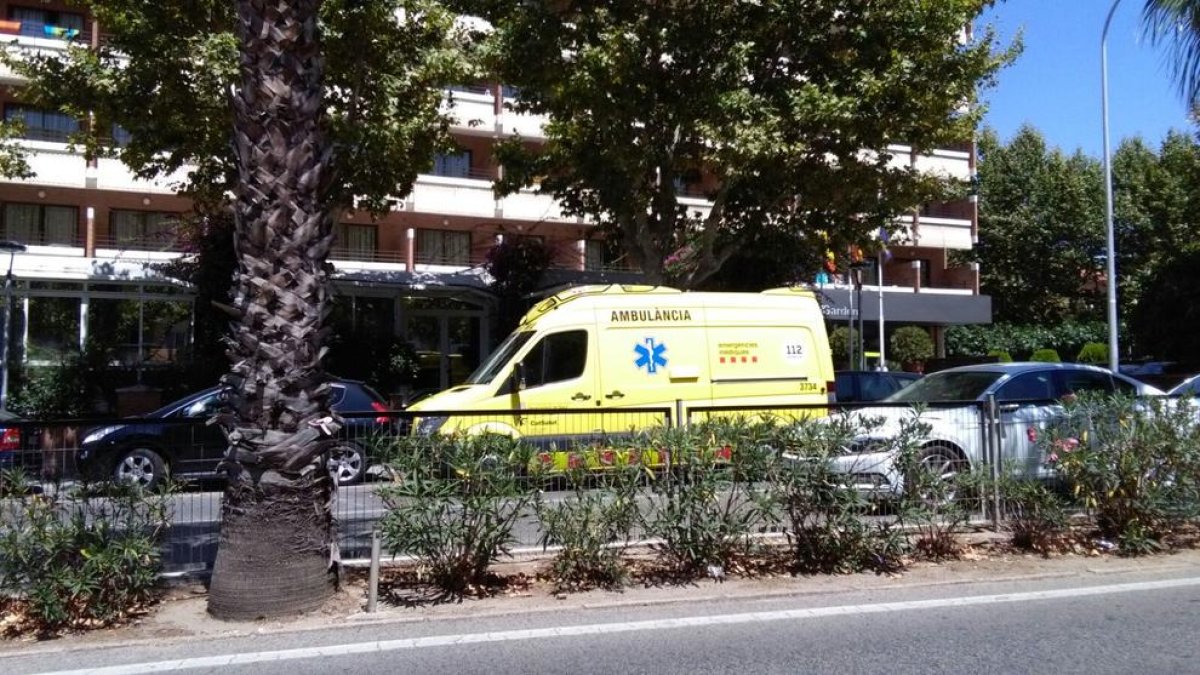 S'ofega un home de 70 anys a la piscina d'un hotel de Salou