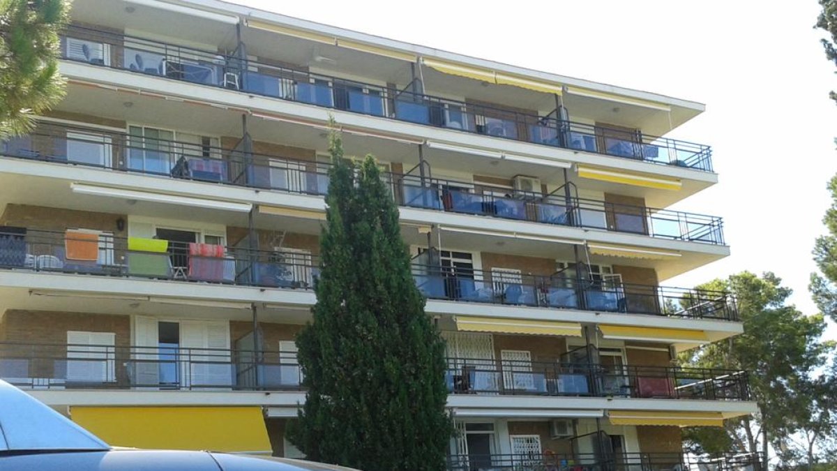 Roben a quatre apartaments del Cap Salou mentre els veïns dormien