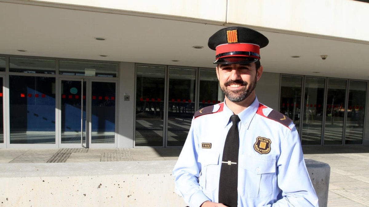 Martínez ahir a la comissaria dels Mossos d'Esquadra de Campclar, on la seva unitat té la seu.