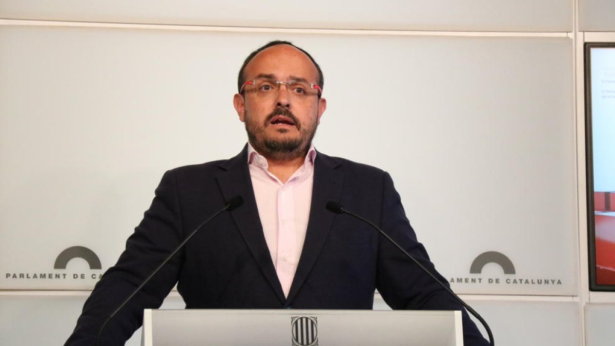 Alejandro Fernández en una intervenció al Parlament.