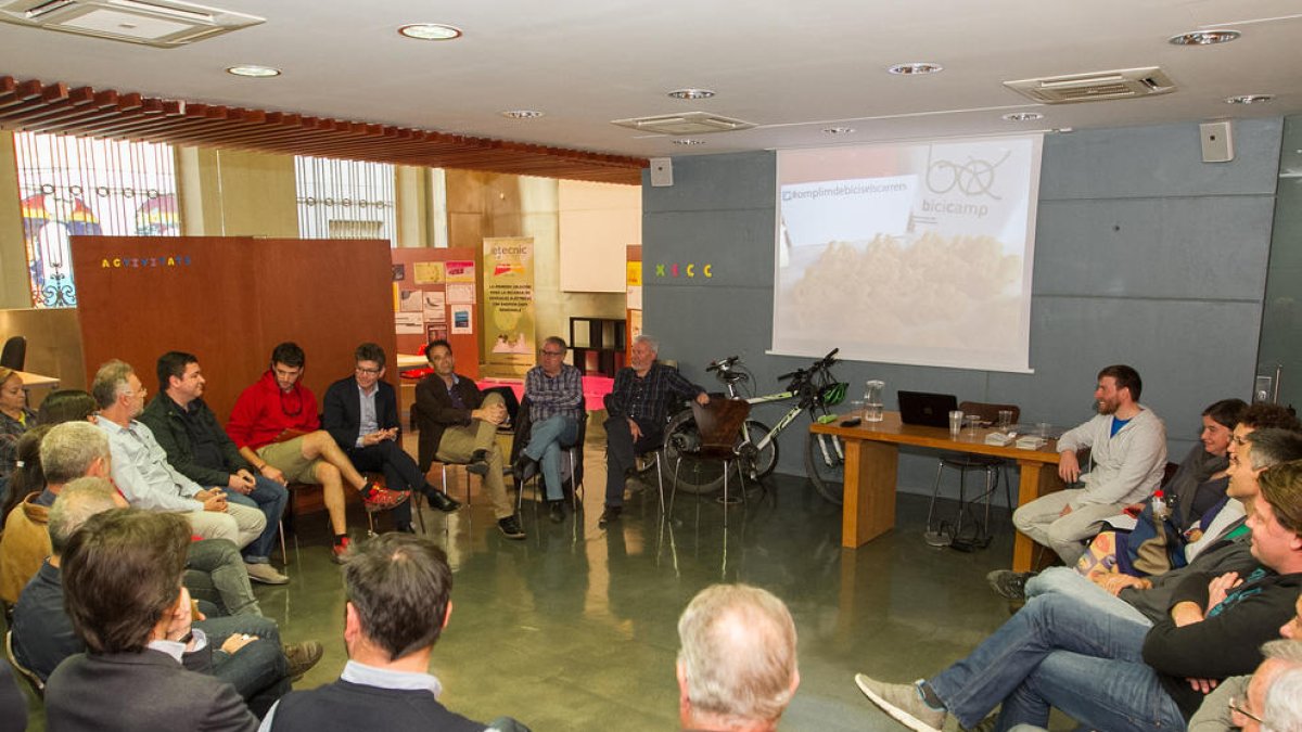 La URV vol una connexió per a bici entre les facultats i les estacions de bus i tren