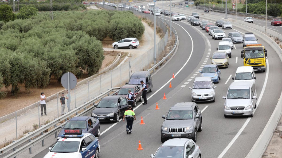 L'accident ha provocat llargues cues a l'entrada de Tarragona.