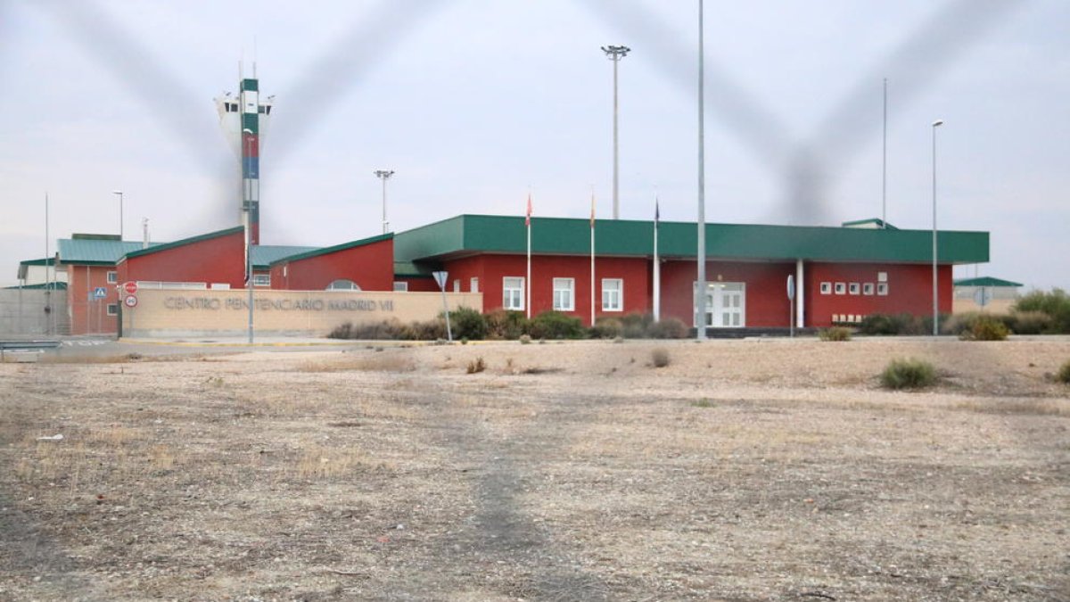 Imatge exterior del centre penitenciari d'Estremera, on han dormit set consellers destituïts.