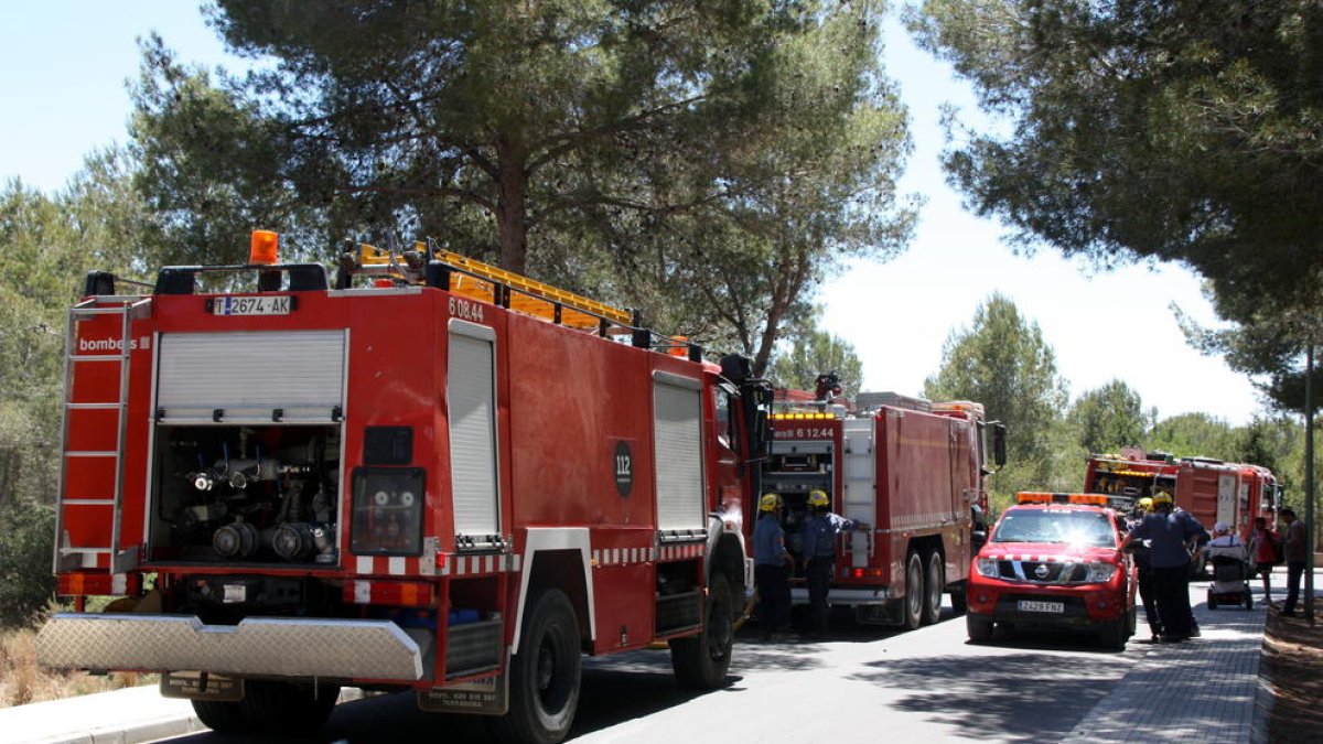 Imagen de archivo de varias dotaciones de los bomberos.