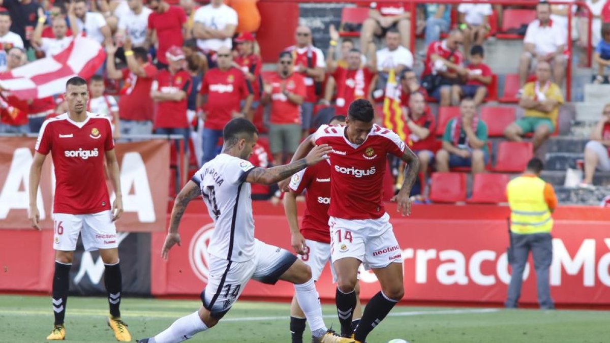 Imatge de Maikel Messa durant el partit contra l'Sporting de Gijón al Nou Estadi.