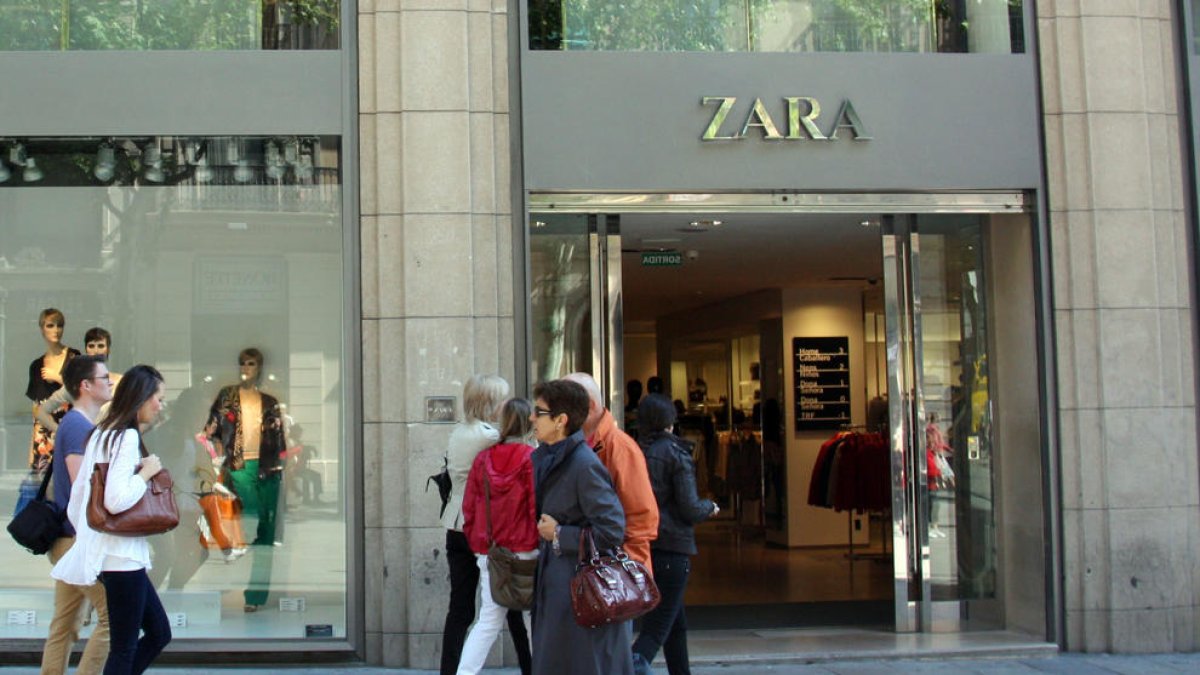 Inditex es propietaria de tiendas como Zara, Pull&Bear, Stradivarius, Bershka y Massimo Dutti, entre otras.