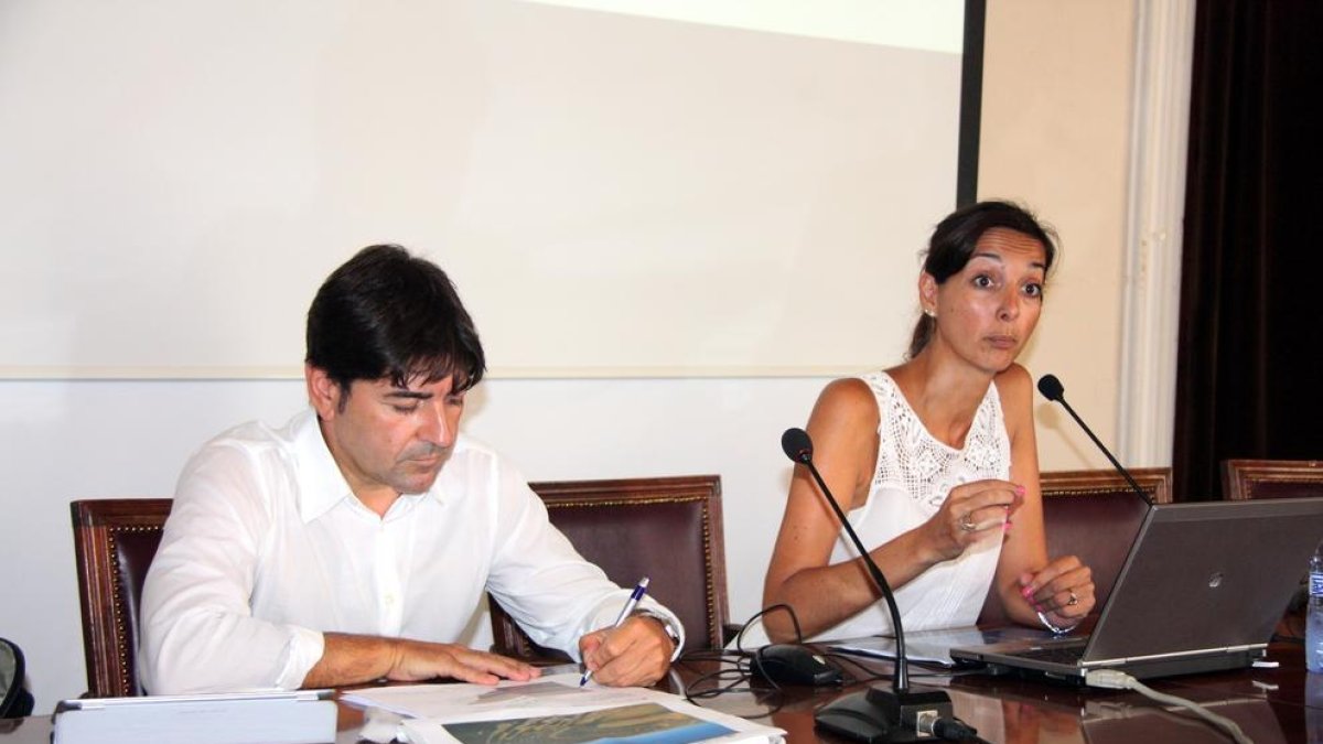 Imagen de archivo del actual gerente Carles Sans y Patricia Antón, que fue concejala de Turismo.