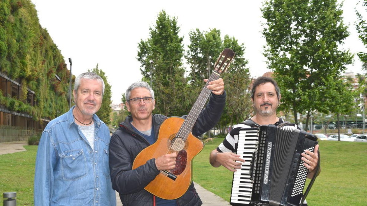 Artur Gaya, Jordi Fusté y Josep Lanau, miembro de los Quicos, ayer en Tarragona.