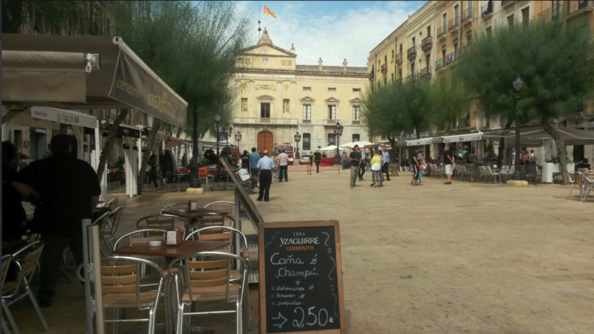 Segons va dir l'Ajuntament, les associacions de veïns saben que han de fer front al cost de la legalització dels locals, però no ho fan.