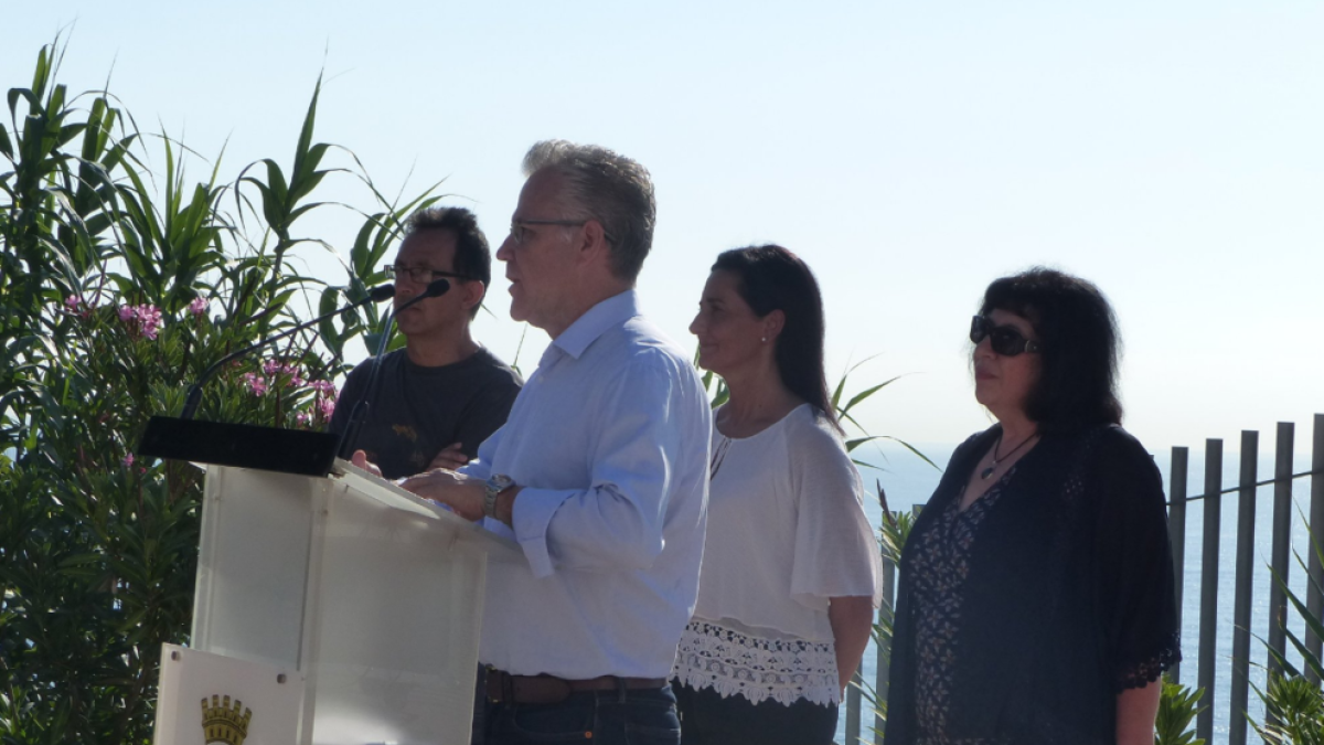 L'alcalde de Salou, Pere Granados, i la regidora d'Ensenyament, Júlia Gómez, han donat la benvinguda als docents.