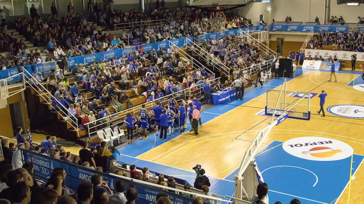 El pabellón del Serrallo respondió durante el 'play-off'. El CBT espera que ahora el Ayuntamiento también lo haga.