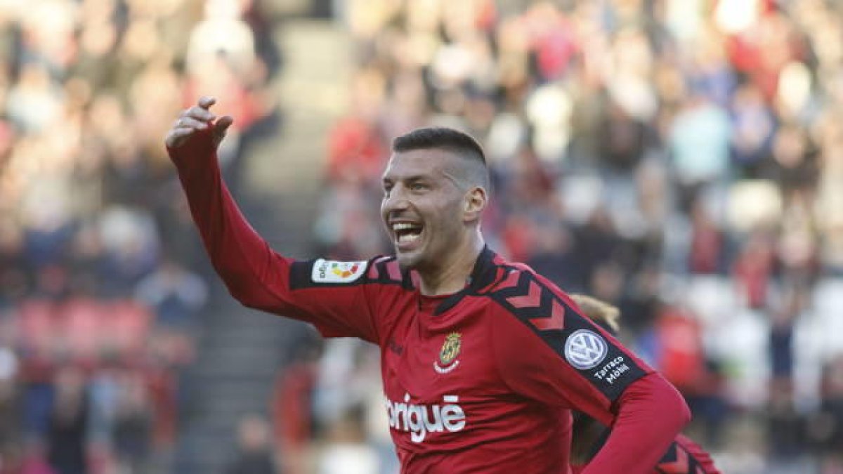 Bruno Perone, defensa central del Nàstic.