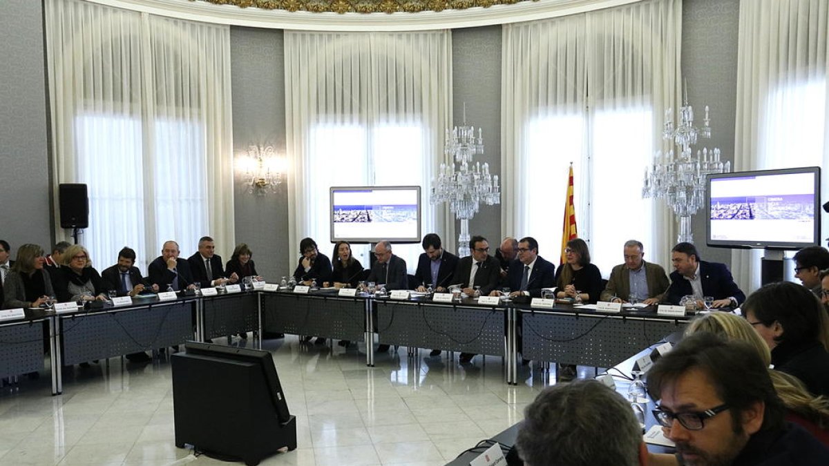 Plano general de la cumbre para la mejora de la calidad del aire en la conurbación de Barcelona.