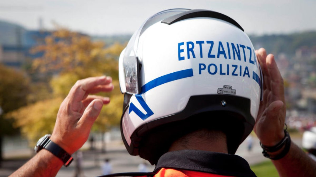 El matricida va trucar a l'Ertzaintza per oferir informació sobre traficants de droga.