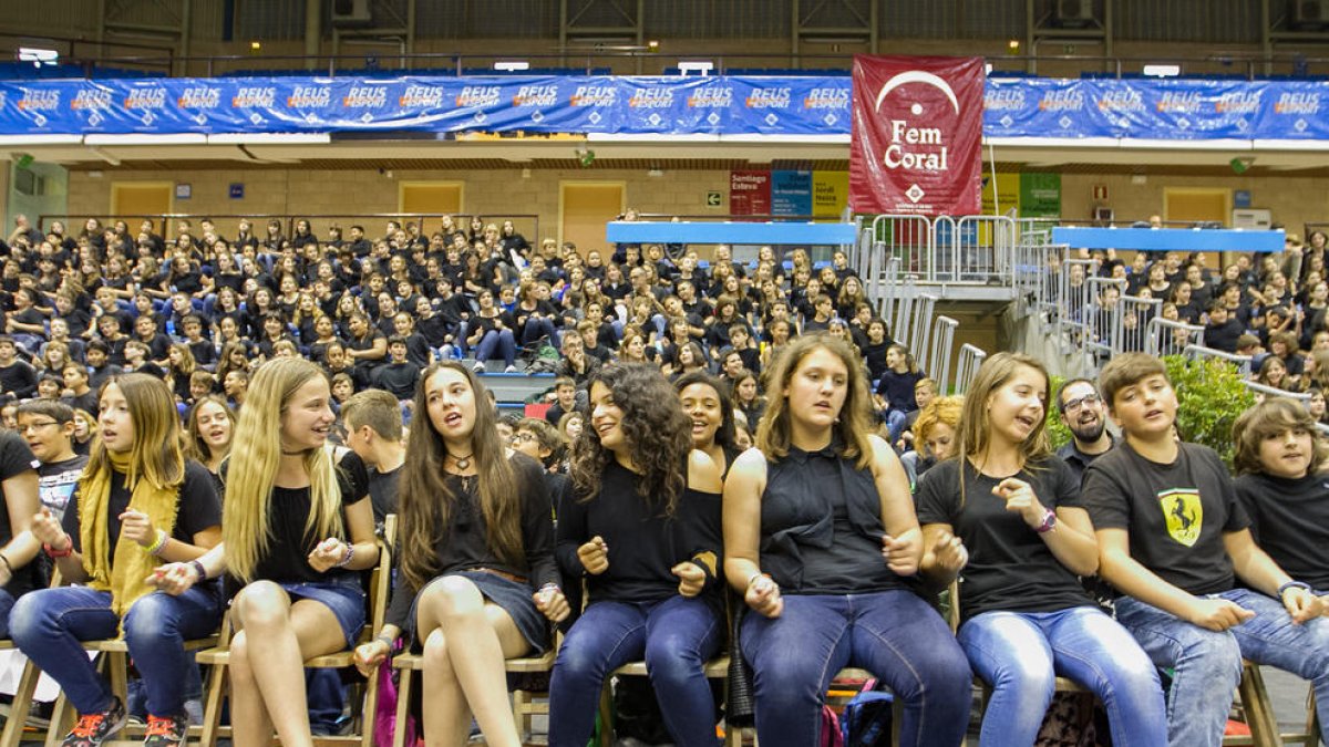 Més d'un miler d'escolars canten a l'uníson