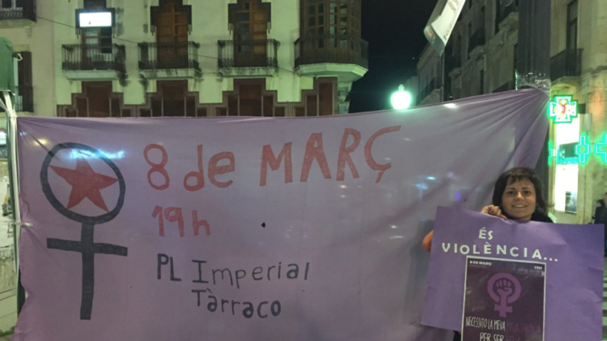 Una fotografia del photocall instal·lat a la Rambla Nova de Tarragona per fer difusió de la manifestació de dimecres.