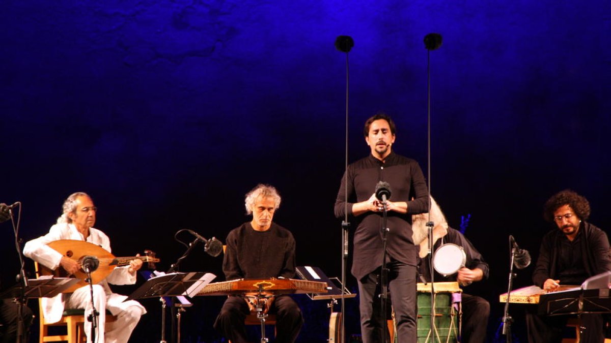 Un cantante durante el concierto 'Oriente-Occidente' del IV Festival de Música Antigua de Poblet.