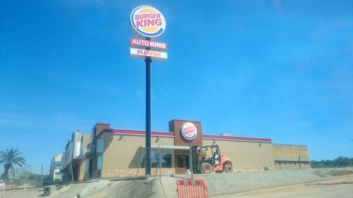 El segon local del Burger King del Vendrell està ultimant els darrers detalls.