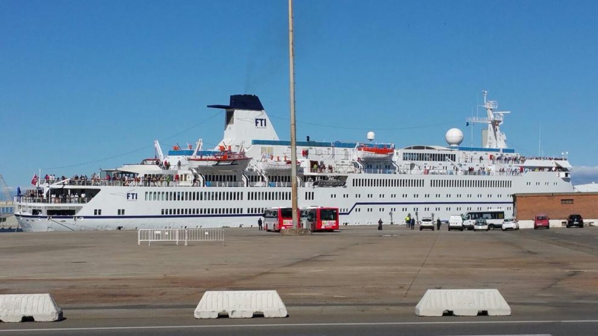 El Port de Tarragona acoge el tercer crucero de la temporada