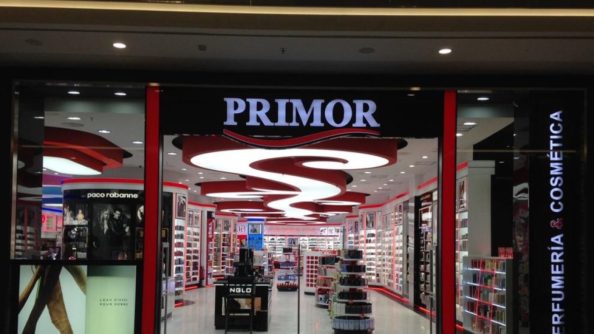 Perfumeries Primor obre una botiga al Parc Central i busca personal per treballar-hi