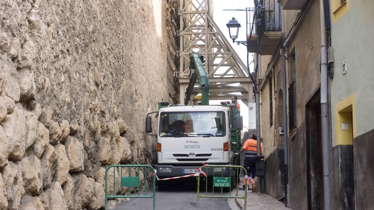 Imatge d'arxiu de la Baixada del Roser tallada en una anterior ocasió.