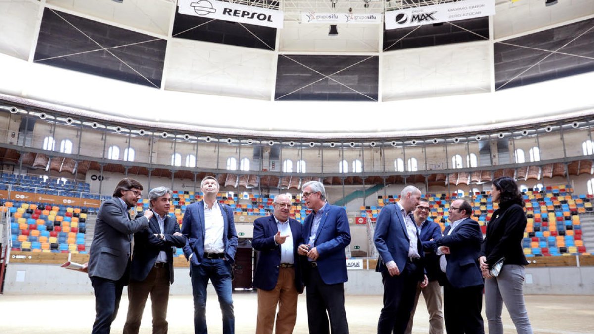 El grupo de eurodiputados visitó la TAP, sitio que acogerá las competiciones de voleibol.