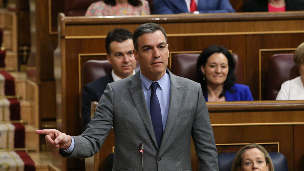 El presidente del gobierno español, Pedro Sánchez, a la sesión de control en el Congreso.