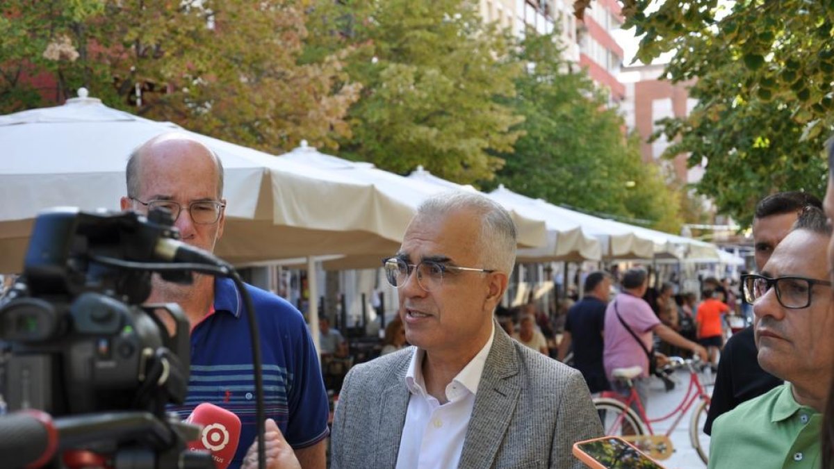 Imatge d'Andreu Martín a la roda de premsa d'ahir al Carrilet.